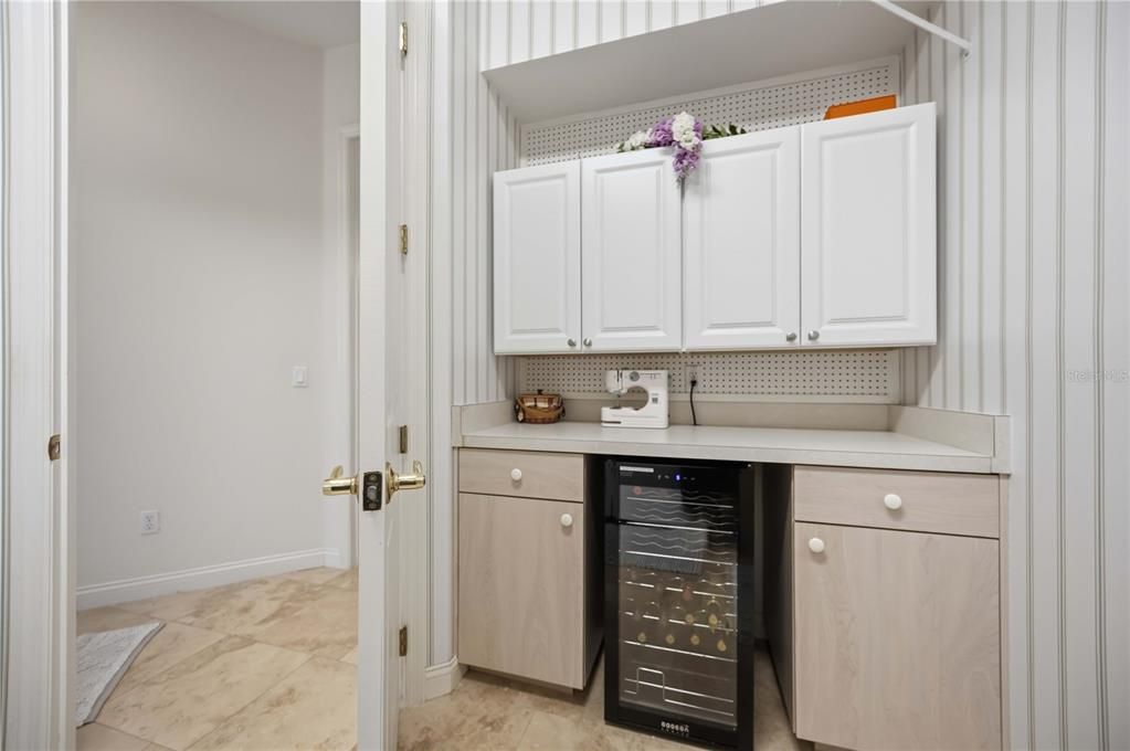 For Sale: $899,500 (3 beds, 4 baths, 2750 Square Feet)