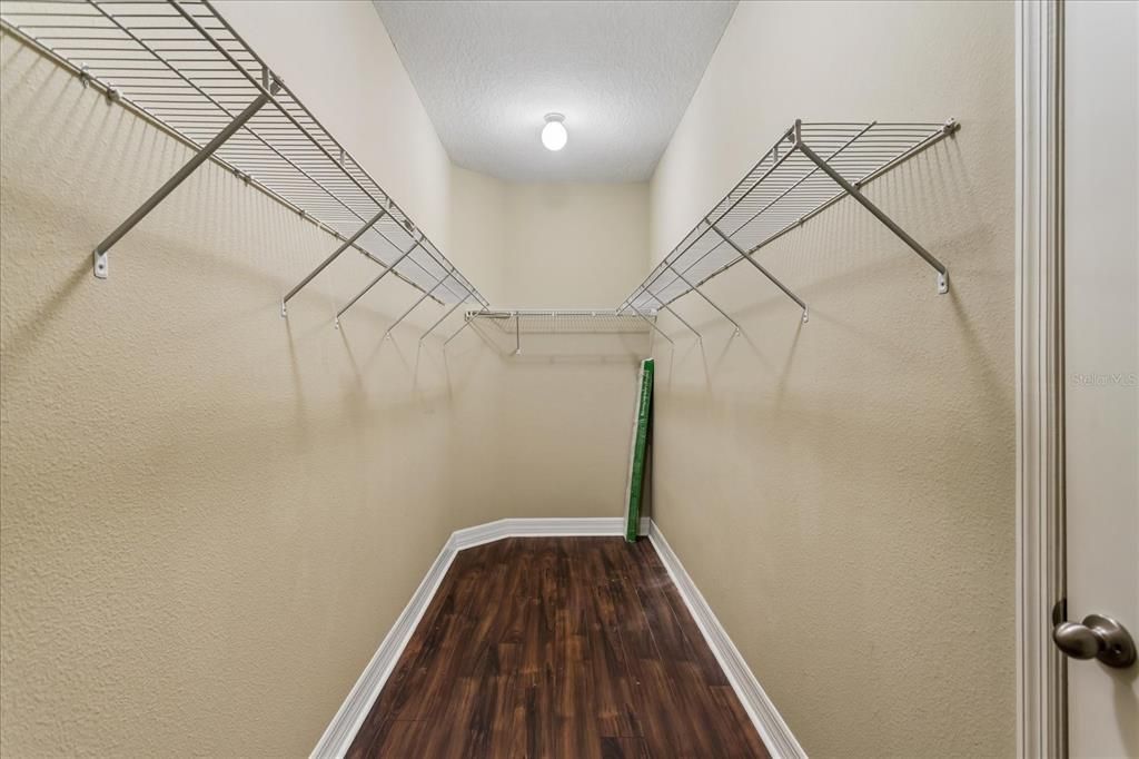 En Venta: $599,900 (5 camas, 2 baños, 2904 Pies cuadrados)