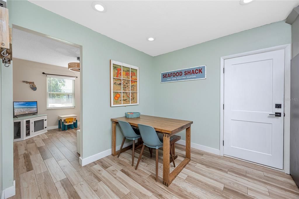Active With Contract: $475,000 (3 beds, 2 baths, 1410 Square Feet)