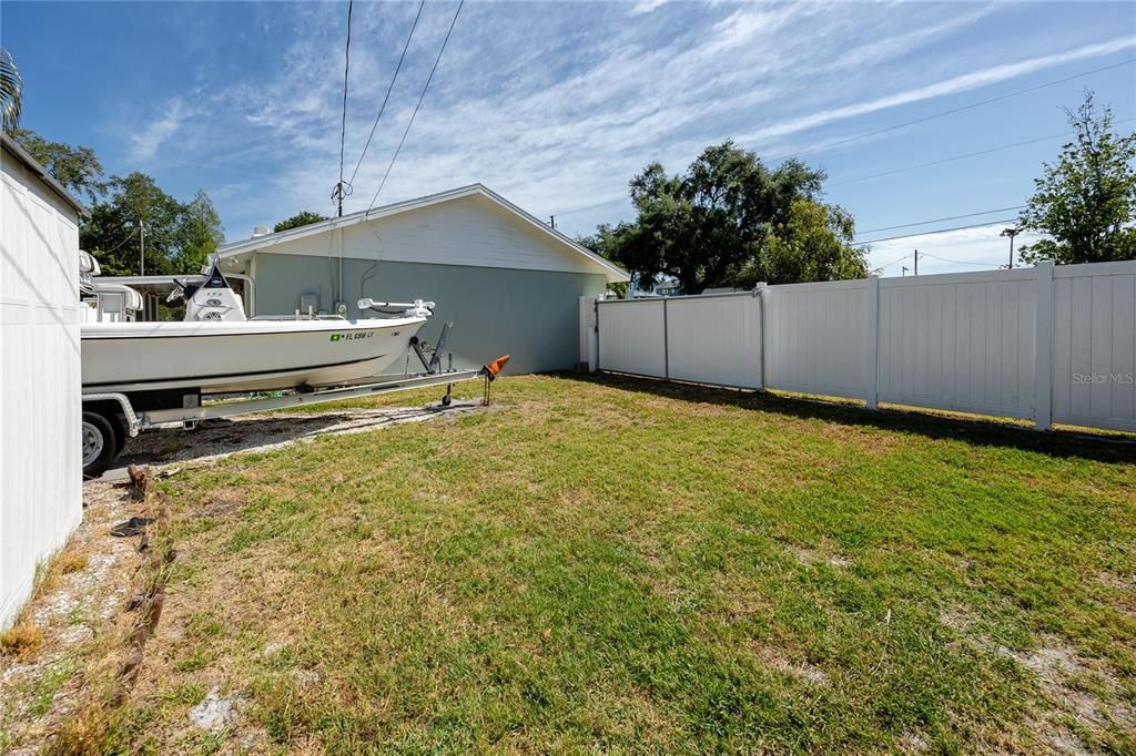 Active With Contract: $475,000 (3 beds, 2 baths, 1410 Square Feet)