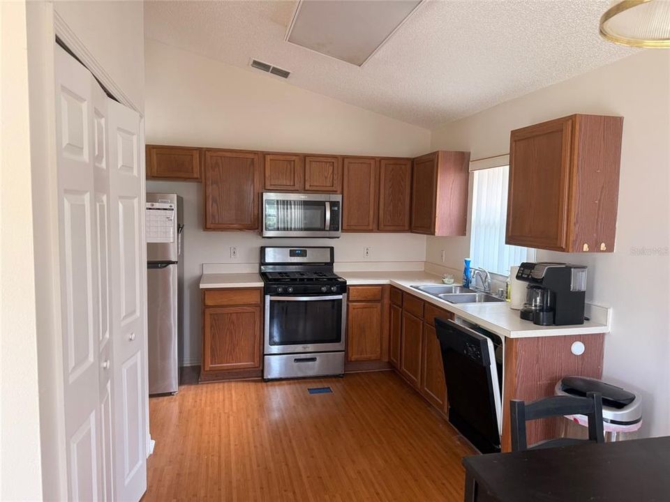 En Venta: $385,000 (3 camas, 2 baños, 1483 Pies cuadrados)