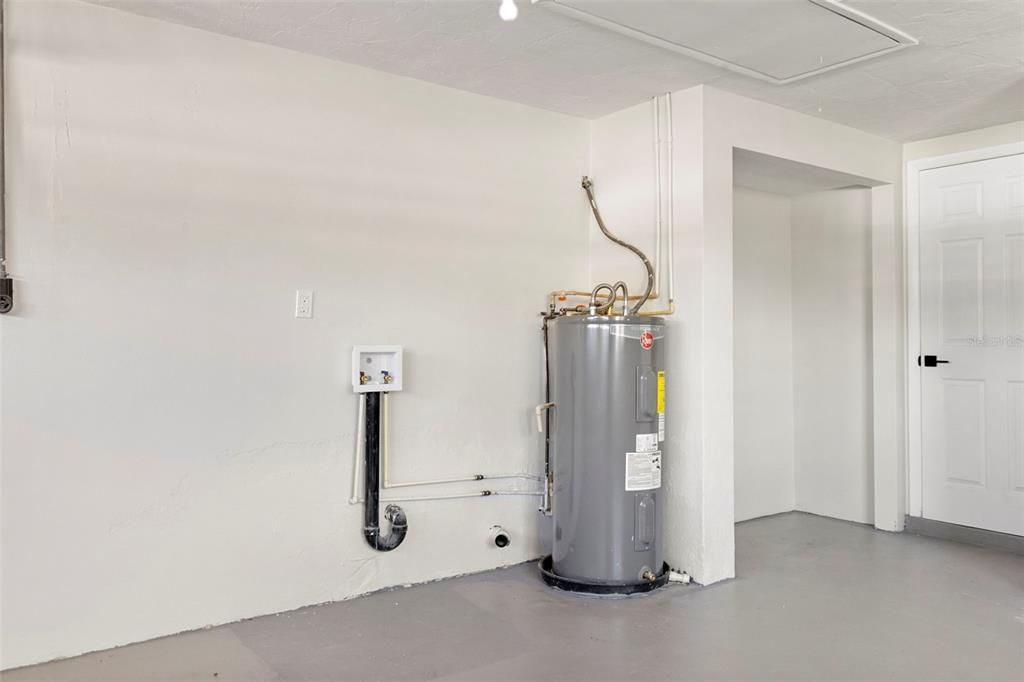Active With Contract: $319,900 (4 beds, 3 baths, 1690 Square Feet)