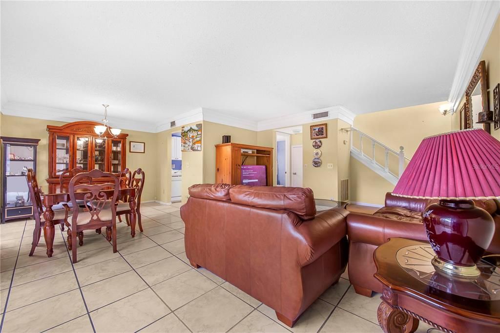 For Rent: $2,550 (2 beds, 1 baths, 1104 Square Feet)