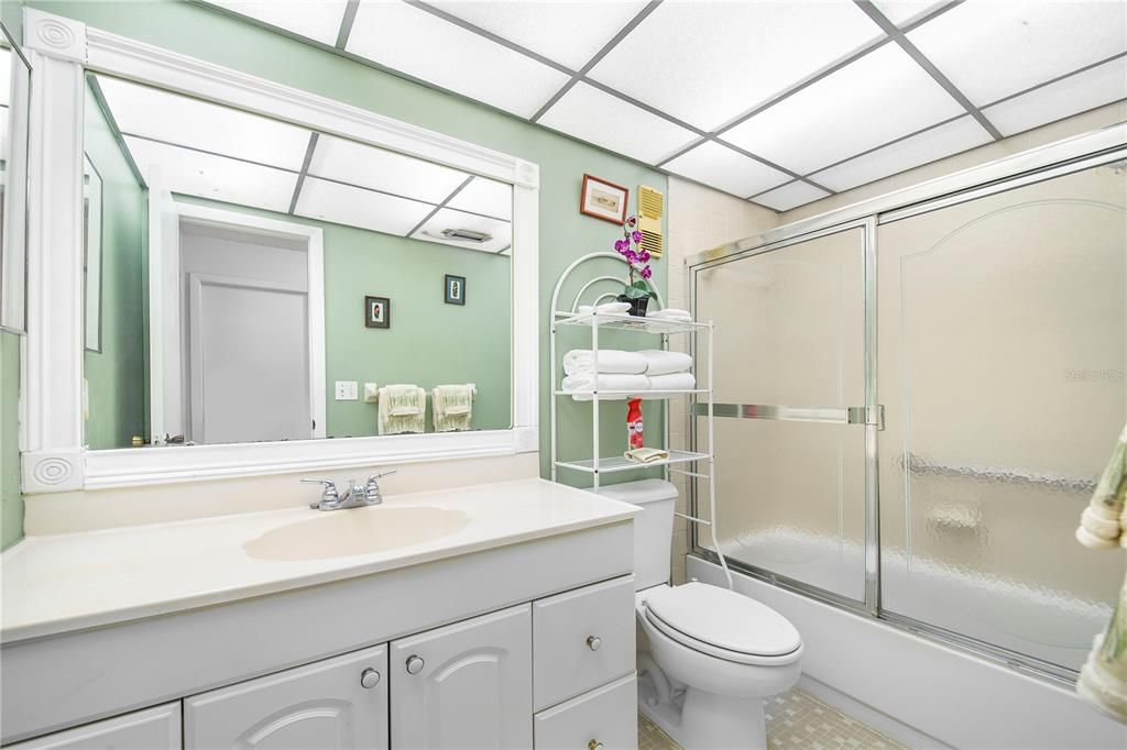 For Rent: $2,550 (2 beds, 1 baths, 1104 Square Feet)