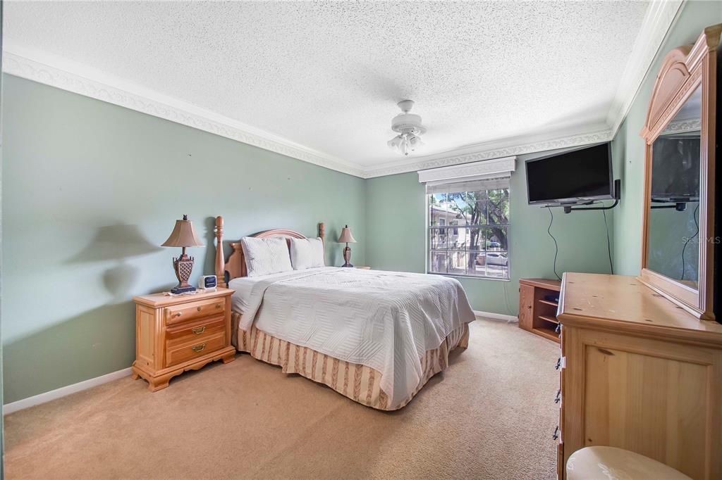 For Rent: $2,550 (2 beds, 1 baths, 1104 Square Feet)