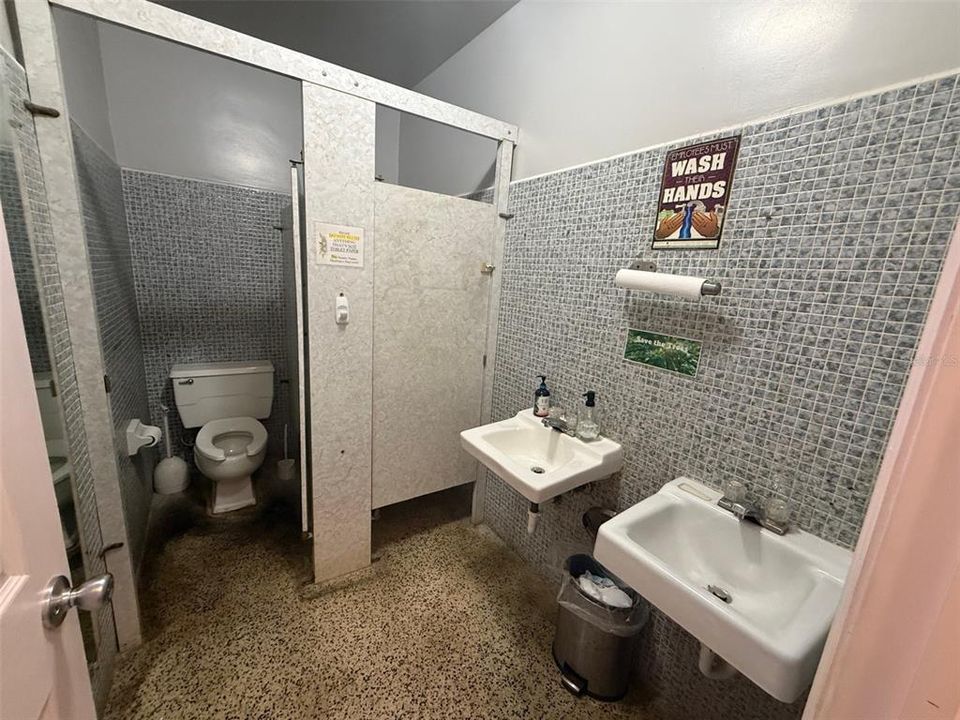 For Sale: $725,000 (0 beds, 0 baths, 2800 Square Feet)