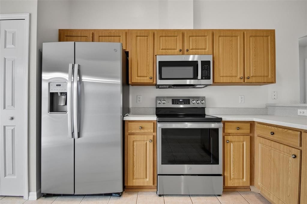 For Rent: $1,700 (3 beds, 2 baths, 1111 Square Feet)