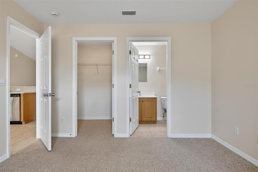 For Rent: $1,700 (3 beds, 2 baths, 1111 Square Feet)
