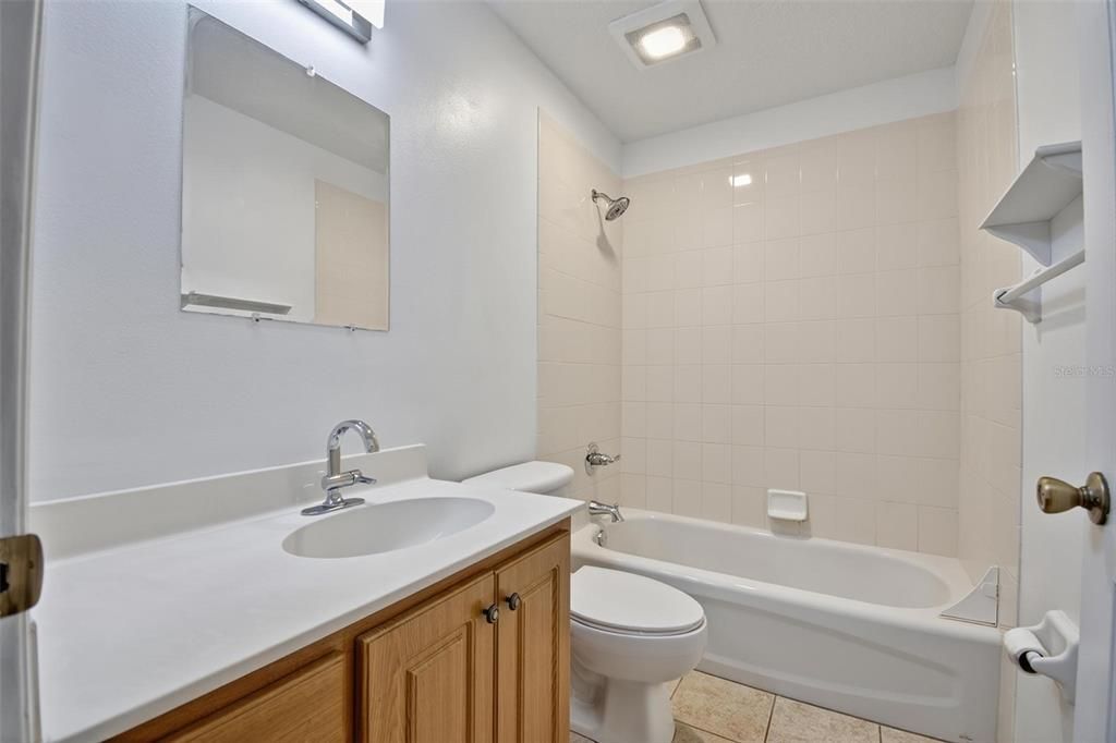For Rent: $1,700 (3 beds, 2 baths, 1111 Square Feet)