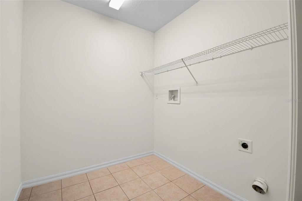 For Rent: $1,700 (3 beds, 2 baths, 1111 Square Feet)