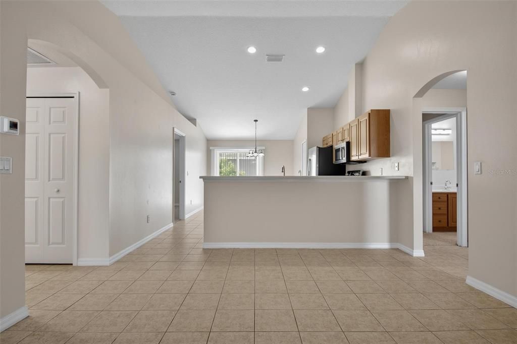 For Rent: $1,700 (3 beds, 2 baths, 1111 Square Feet)