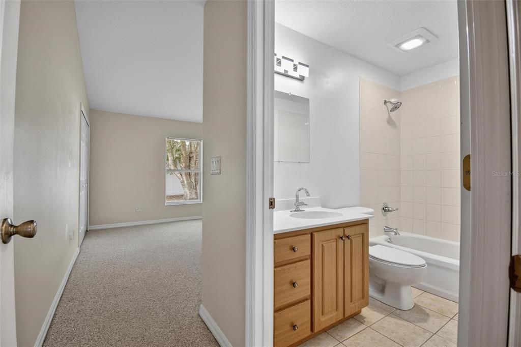 For Rent: $1,700 (3 beds, 2 baths, 1111 Square Feet)