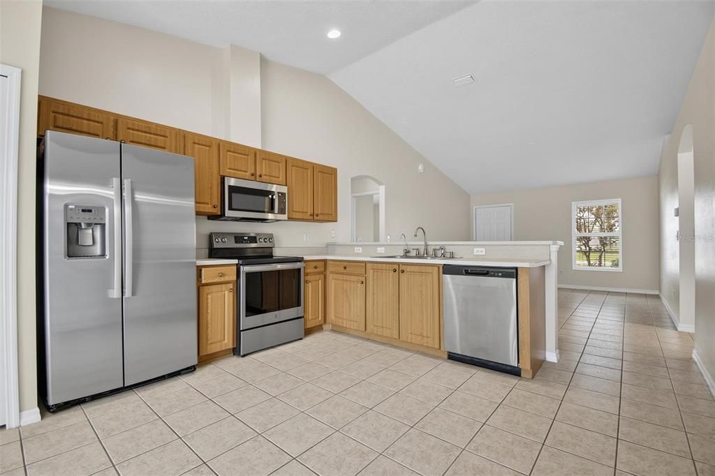 For Rent: $1,700 (3 beds, 2 baths, 1111 Square Feet)
