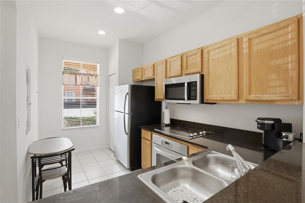 En Venta: $322,500 (4 camas, 3 baños, 1852 Pies cuadrados)