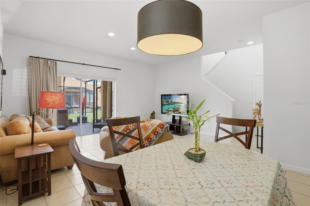 En Venta: $322,500 (4 camas, 3 baños, 1852 Pies cuadrados)