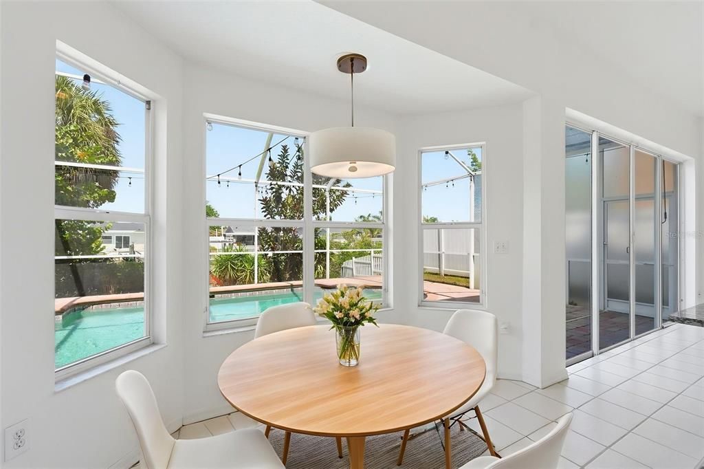 For Sale: $895,000 (3 beds, 3 baths, 2502 Square Feet)