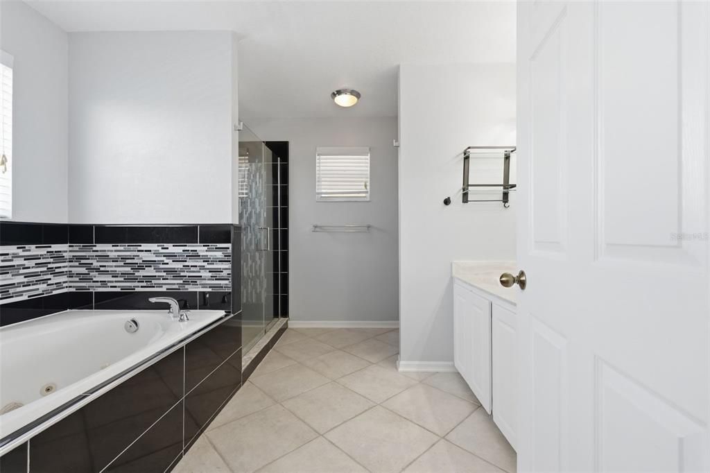For Sale: $895,000 (3 beds, 3 baths, 2502 Square Feet)