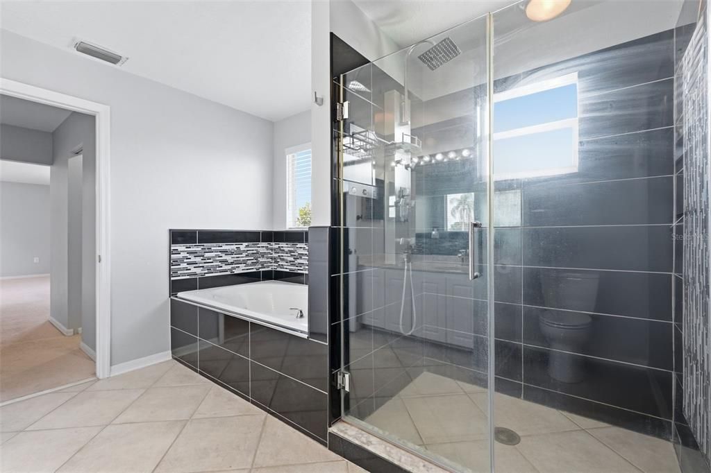For Sale: $895,000 (3 beds, 3 baths, 2502 Square Feet)