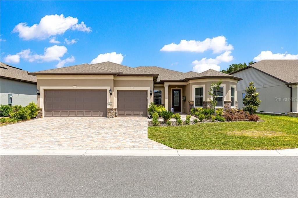 Active With Contract: $664,900 (3 beds, 3 baths, 2523 Square Feet)