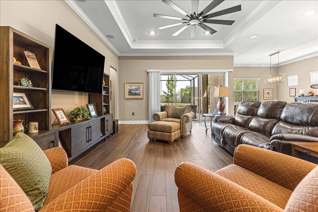 Active With Contract: $664,900 (3 beds, 3 baths, 2523 Square Feet)