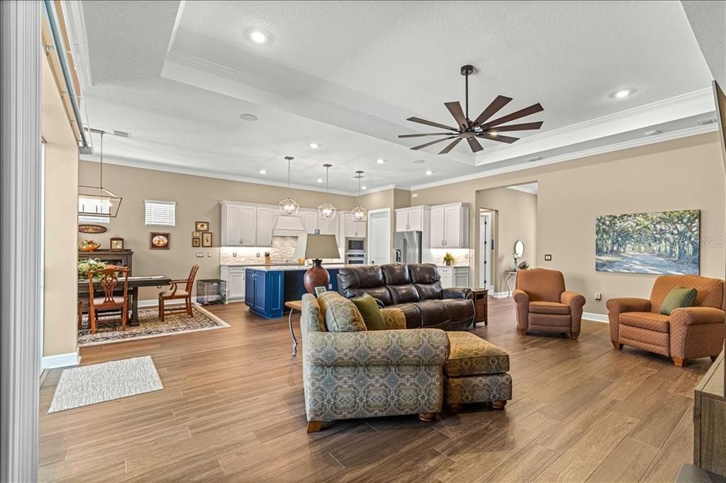 Active With Contract: $664,900 (3 beds, 3 baths, 2523 Square Feet)