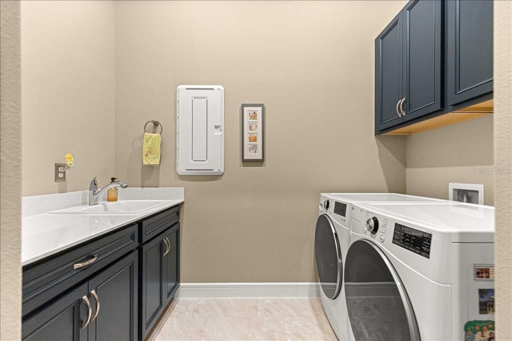 Active With Contract: $664,900 (3 beds, 3 baths, 2523 Square Feet)