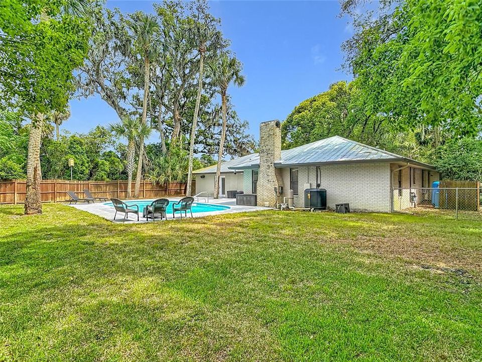 Activo con contrato: $550,000 (3 camas, 2 baños, 1965 Pies cuadrados)