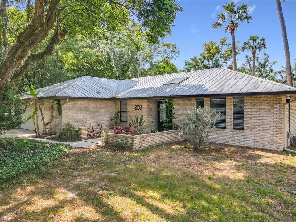 Activo con contrato: $550,000 (3 camas, 2 baños, 1965 Pies cuadrados)