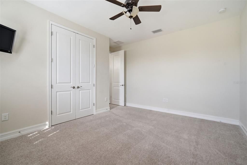 For Sale: $1,149,900 (5 beds, 4 baths, 4443 Square Feet)