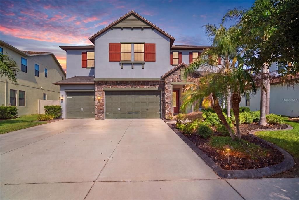 For Sale: $1,149,900 (5 beds, 4 baths, 4443 Square Feet)