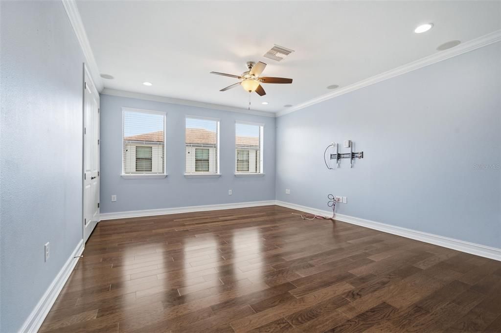 For Sale: $1,149,900 (5 beds, 4 baths, 4443 Square Feet)