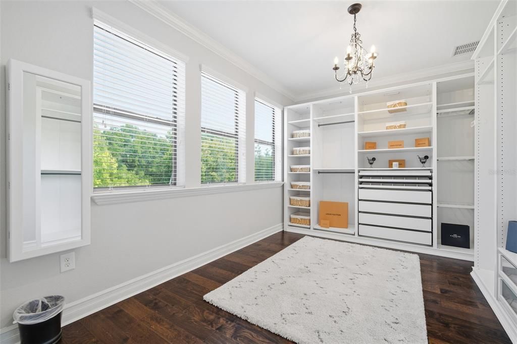 For Sale: $1,149,900 (5 beds, 4 baths, 4443 Square Feet)