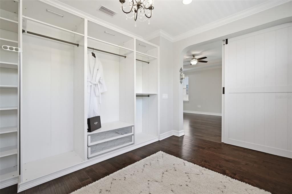 For Sale: $1,149,900 (5 beds, 4 baths, 4443 Square Feet)