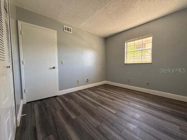 For Rent: $1,690 (3 beds, 2 baths, 914 Square Feet)