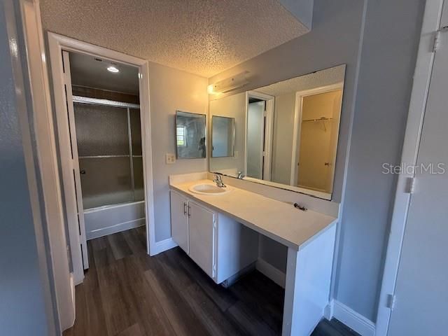For Rent: $1,690 (3 beds, 2 baths, 914 Square Feet)