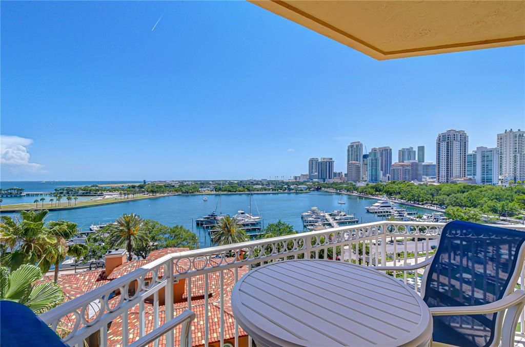 En Venta: $3,385,000 (3 camas, 2 baños, 3300 Pies cuadrados)