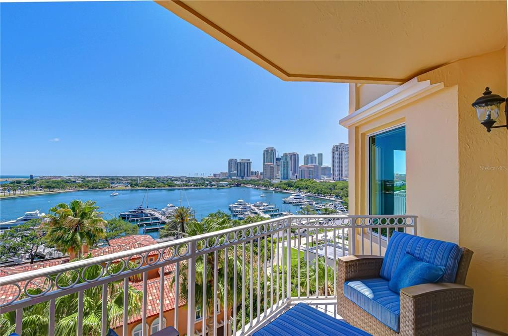 En Venta: $3,385,000 (3 camas, 2 baños, 3300 Pies cuadrados)