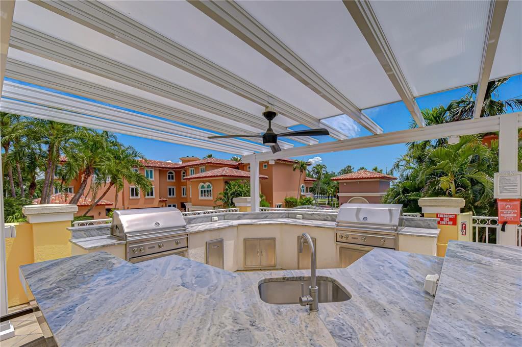 En Venta: $3,385,000 (3 camas, 2 baños, 3300 Pies cuadrados)