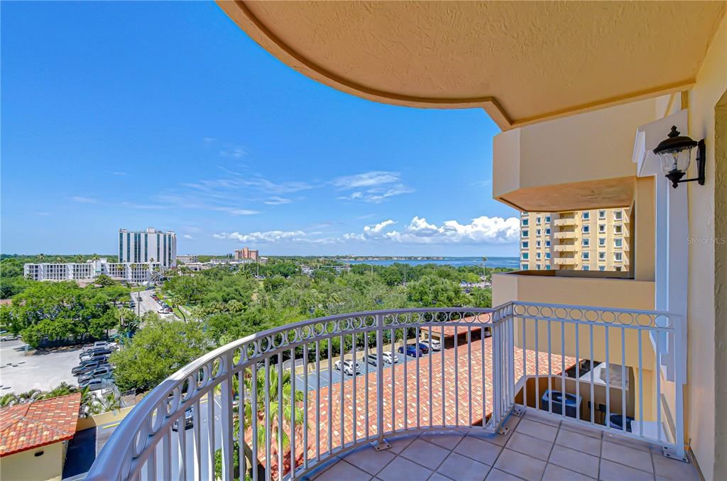 En Venta: $3,385,000 (3 camas, 2 baños, 3300 Pies cuadrados)