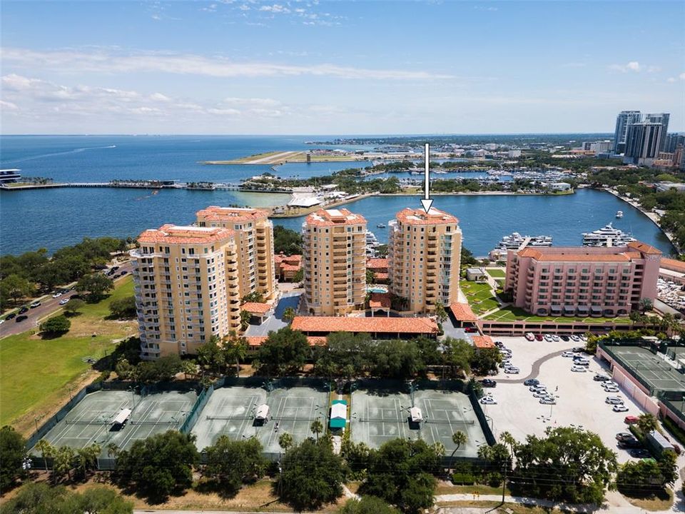 En Venta: $3,385,000 (3 camas, 2 baños, 3300 Pies cuadrados)
