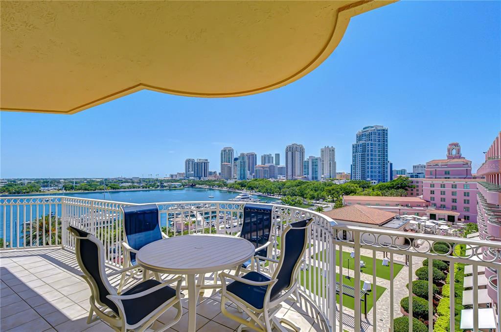 En Venta: $3,385,000 (3 camas, 2 baños, 3300 Pies cuadrados)