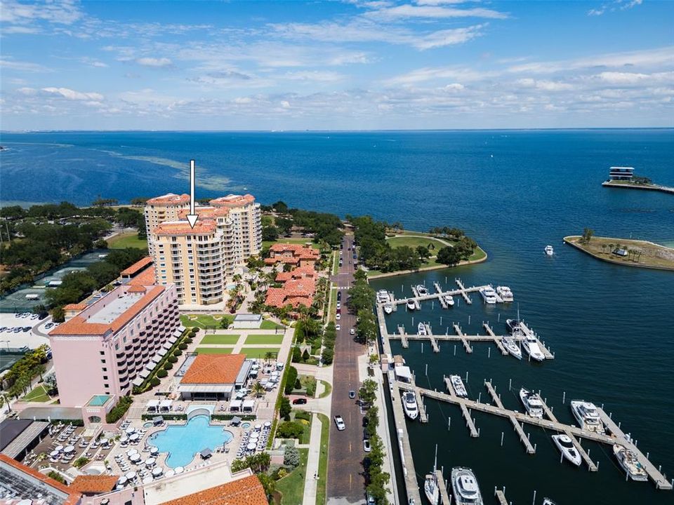 En Venta: $3,385,000 (3 camas, 2 baños, 3300 Pies cuadrados)