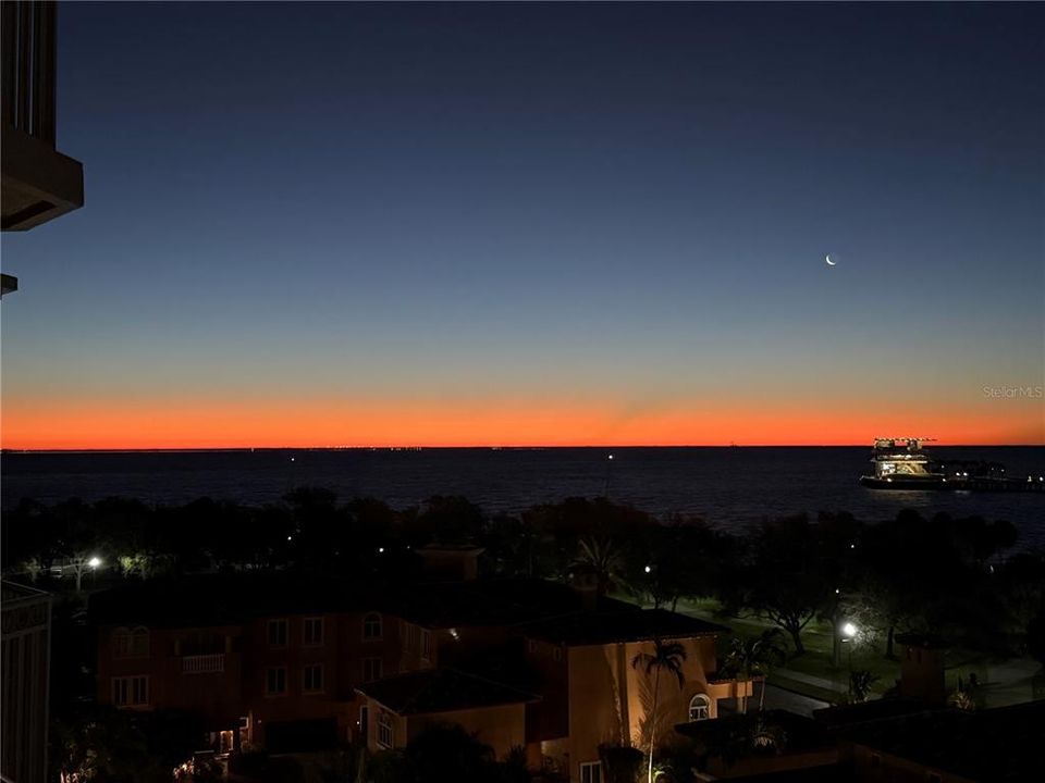 En Venta: $3,385,000 (3 camas, 2 baños, 3300 Pies cuadrados)