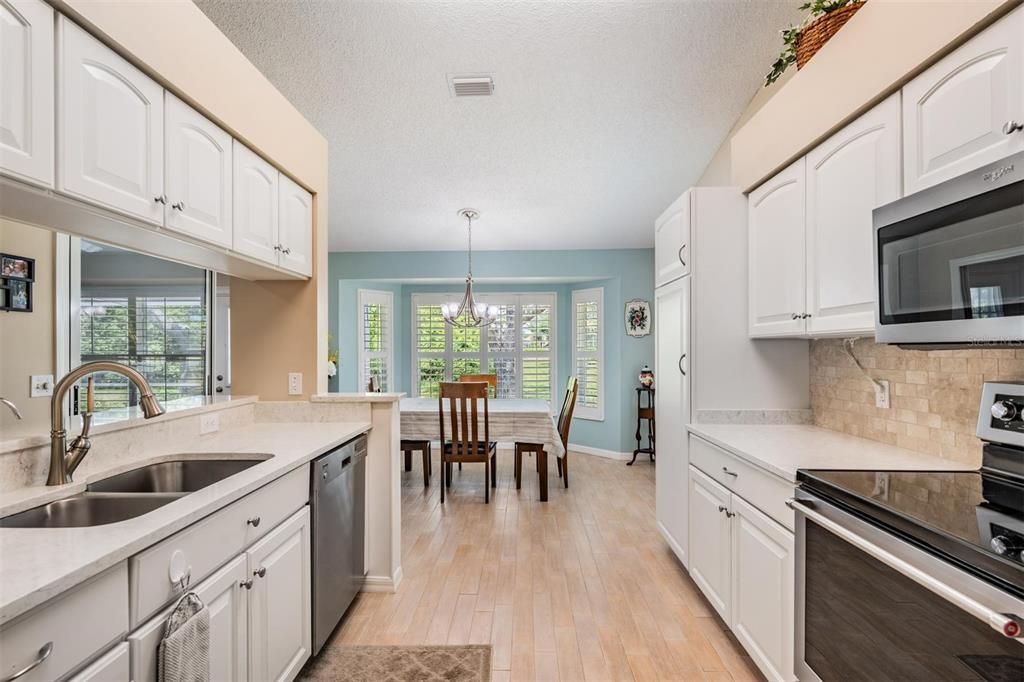 En Venta: $399,900 (3 camas, 2 baños, 2016 Pies cuadrados)