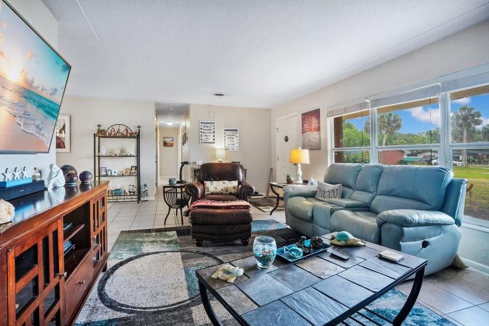 For Sale: $309,990 (3 beds, 2 baths, 1264 Square Feet)