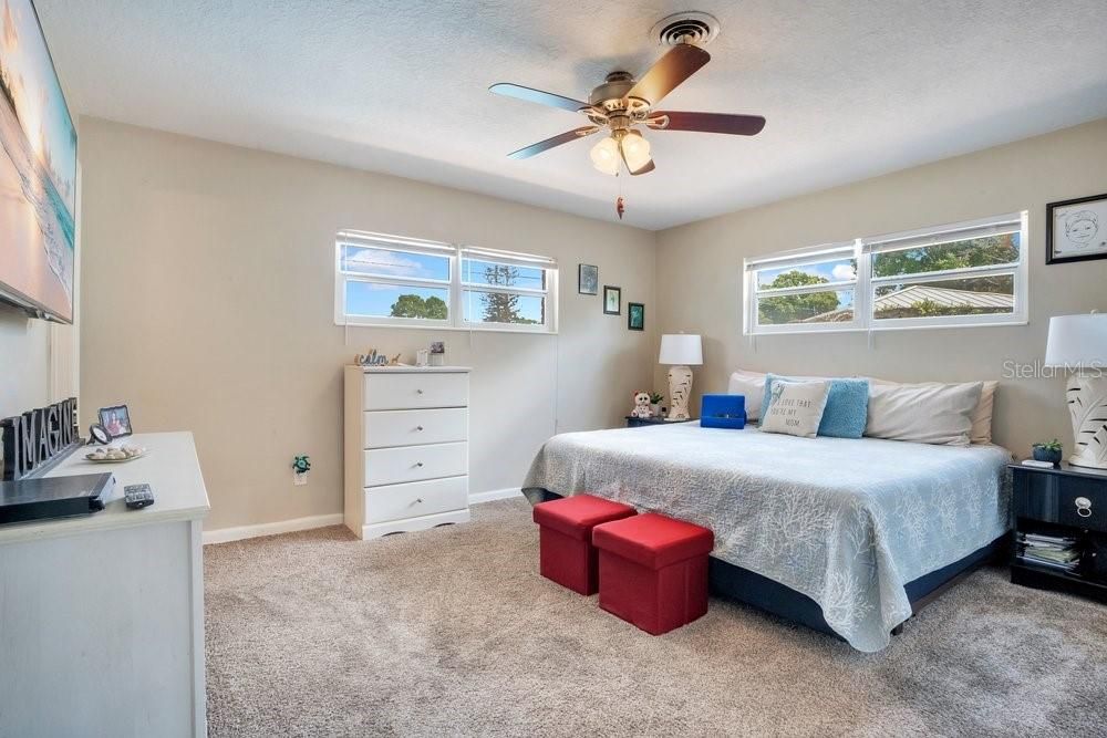 For Sale: $309,990 (3 beds, 2 baths, 1264 Square Feet)