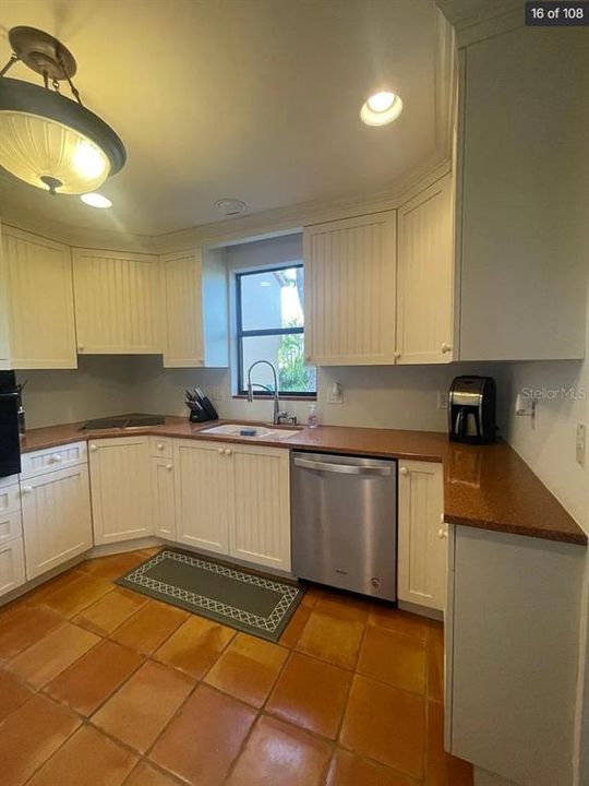En Renta: $3,995 (2 camas, 1 baños, 981 Pies cuadrados)