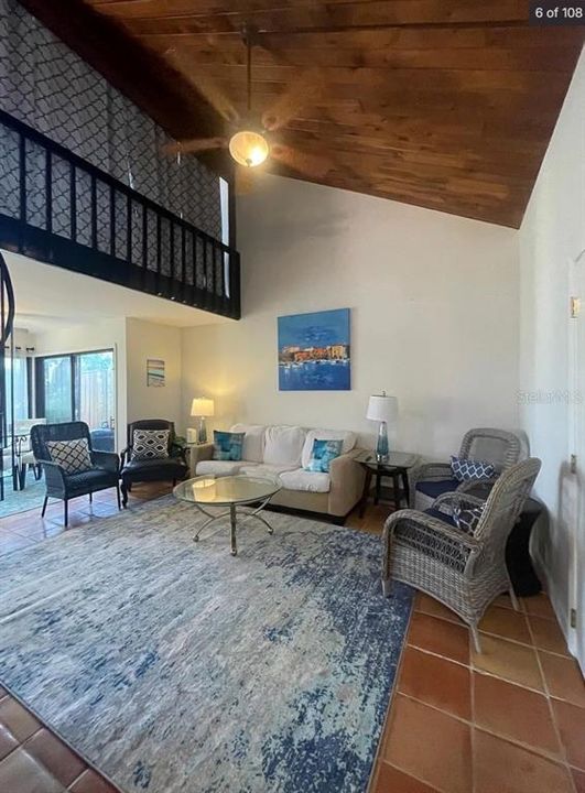 En Renta: $3,995 (2 camas, 1 baños, 981 Pies cuadrados)