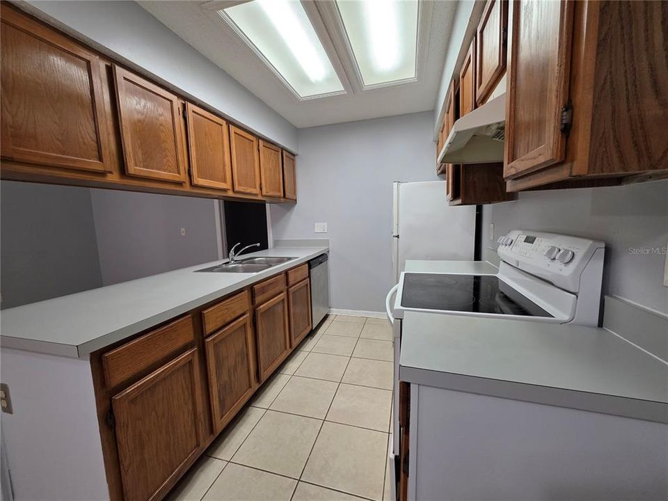 For Rent: $1,260 (2 beds, 2 baths, 1000 Square Feet)