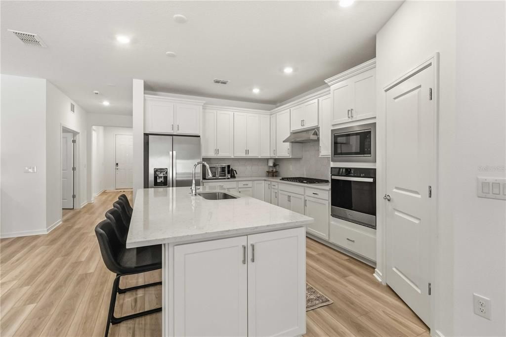 For Sale: $455,000 (3 beds, 3 baths, 2254 Square Feet)